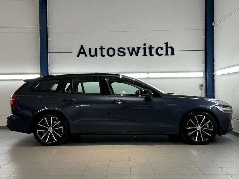 Volvo V60 T6 AWD plug-in hybrid - Plus Dark Image 5