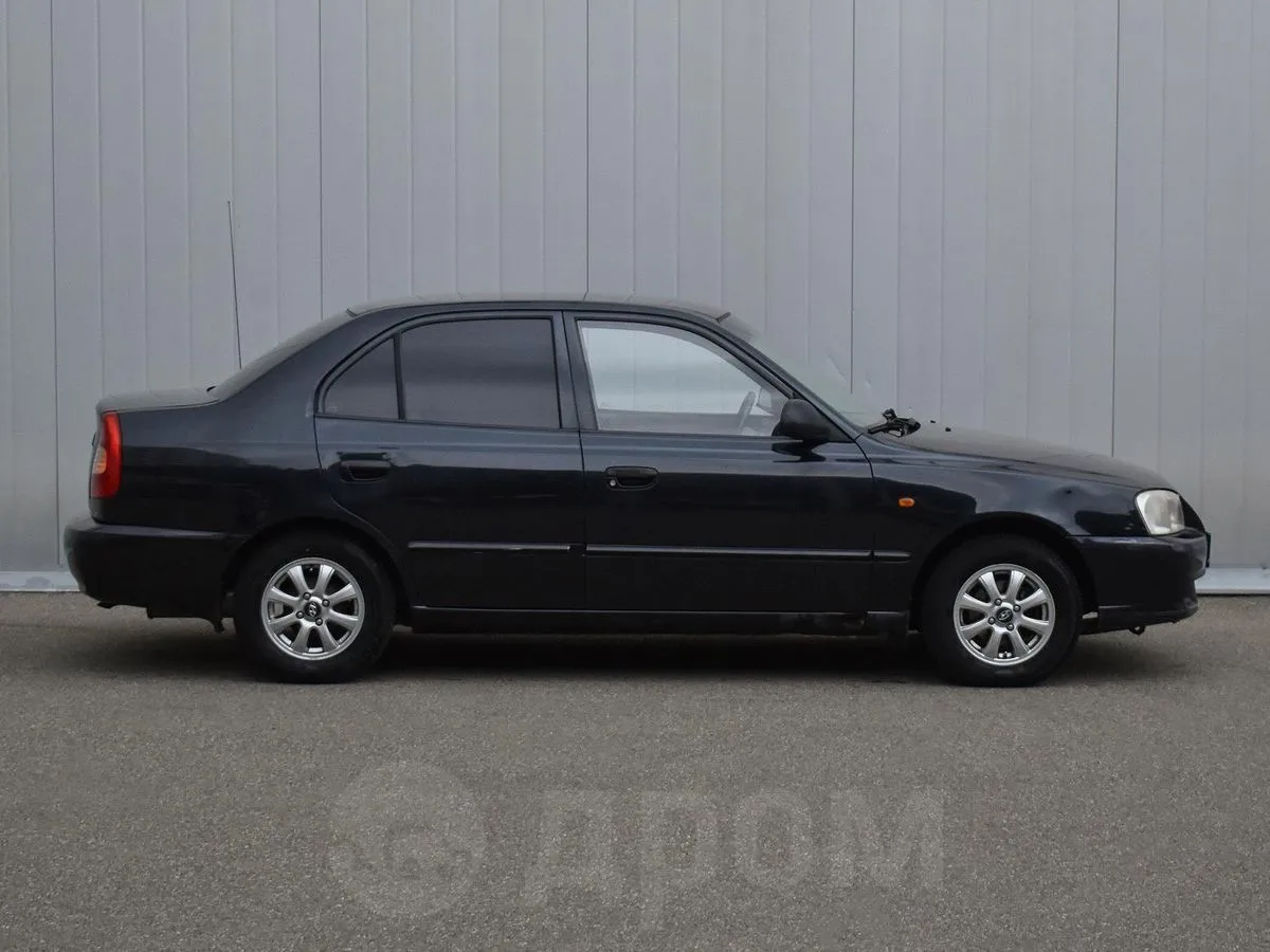 Hyundai Accent Image 5